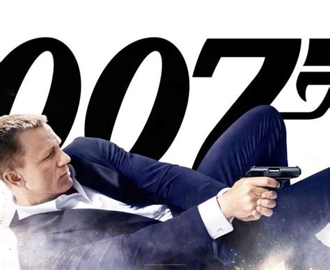  Skyfall ¿Un viaje emocional a través de los secretos del pasado y la lealtad inquebrantable?